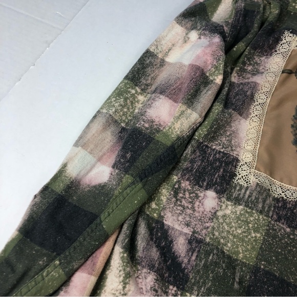 America Needs Farmers Shirt Upcycled Flannel Plaid Bleached Button Up Green Gray - Picture 7 of 9